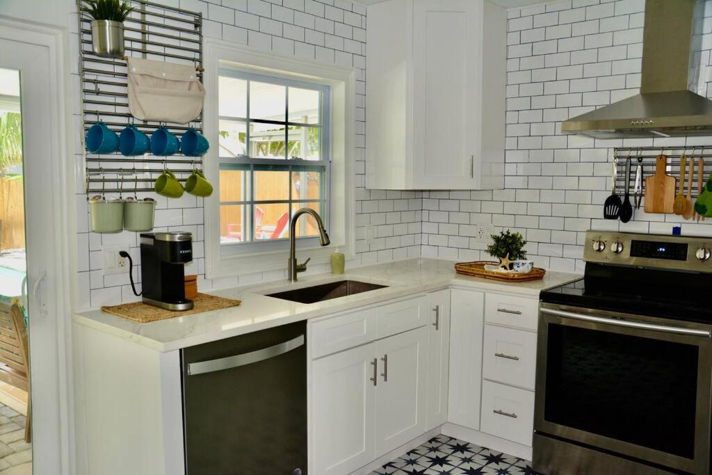 Tropical Retreat Near Beaches, Cruise Terminals Merritt Island Exteriér fotografie